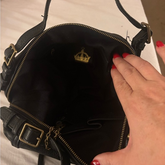 Chic Black Leather Shoulder Bag - Picture 6 of 8